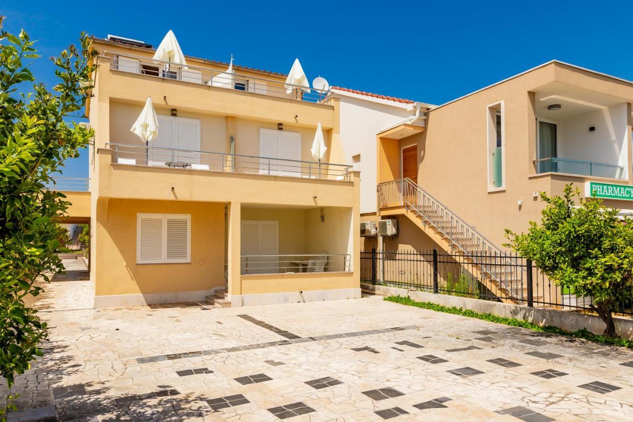 Apartments Mikulic Rogoznica  Exterior foto